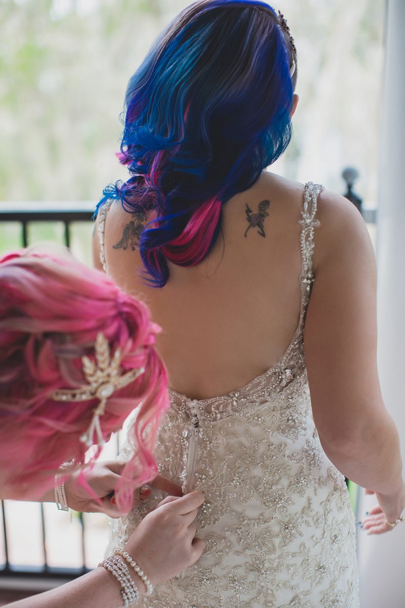 Owls, vines, & feathers at this glam Labyrinth meets 1920s wedding