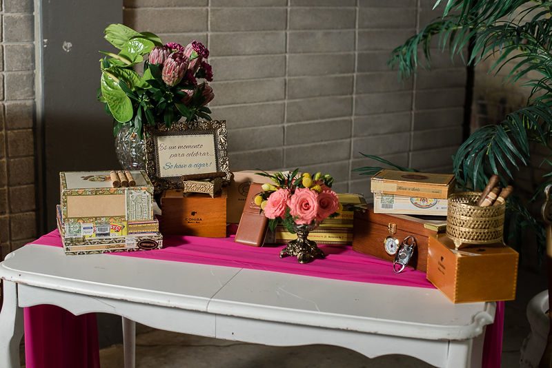 A little tropical, a little glam: this Cuban wedding inspiration is pure romance in 1940s Havana 