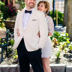 Arielle and Mike 0100 - This urban swinger-vibe microwedding had '60s style, beer, & lots of makeouts This urban swinger-vibe microwedding had '60s style, beer, & lots of makeouts