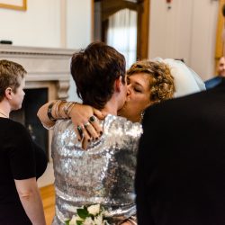 Arielle and Mike 0189 - This urban swinger-vibe microwedding had '60s style, beer, & lots of makeouts This urban swinger-vibe microwedding had '60s style, beer, & lots of makeouts