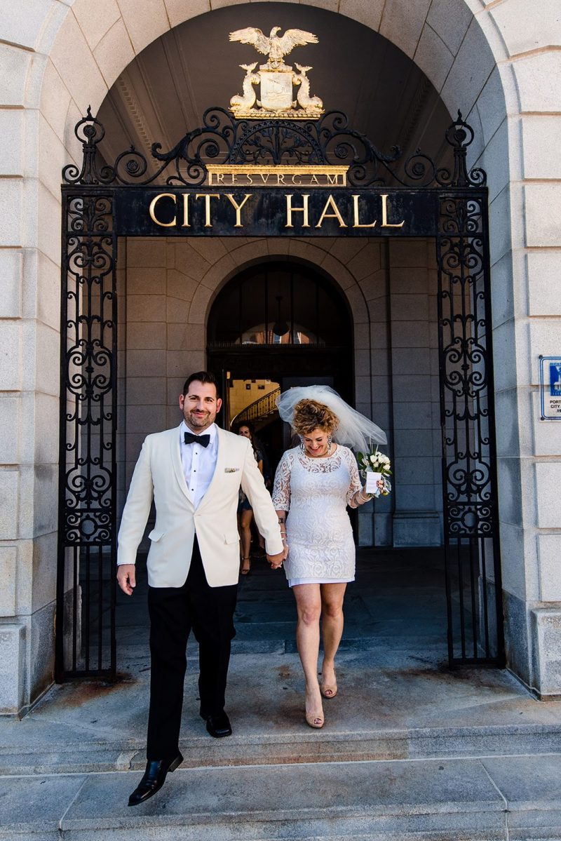 This urban swinger-vibe microwedding had '60s style, beer, & lots of makeouts
