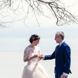 Chicago Elopement by Emma Mullins Photography 19 - Feast your eyes on this joyful Chicago elopement with donuts & dogs Feast your eyes on this joyful Chicago elopement with donuts & dogs