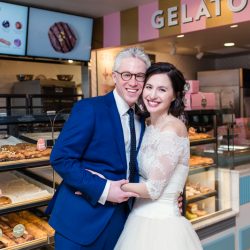 Chicago Elopement by Emma Mullins Photography 43 - Feast your eyes on this joyful Chicago elopement with donuts & dogs Feast your eyes on this joyful Chicago elopement with donuts & dogs