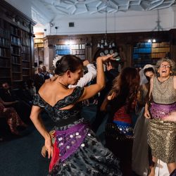Get ready to fall hard for this Jewish-Mexican wedding in Oxford, England