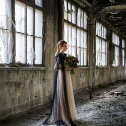 Queen in the North: a fierce and romantic wedding look with raven flair for Game of Thrones wedding