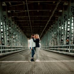 Furdeck Chapman NorthArrowCreative LESLIECASSIDYKANSASCITYENGAGEMENTNORTHARROWCREATIVE5SR79610141 big - Breweries, architecture, & canoodling at this engagement homage to Kansas City Breweries, architecture, & canoodling at this engagement homage to Kansas City
