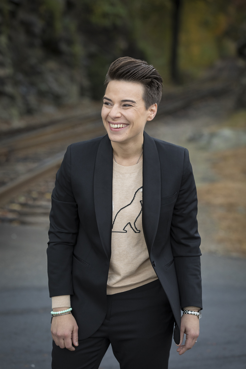 Wild beauty and rock star babes at this greenery wedding in Connecticut