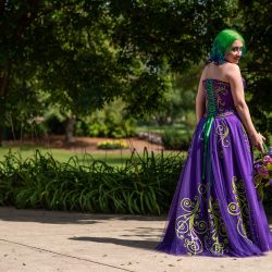 Arcade games & epic foliage at this whimsical green & purple wedding