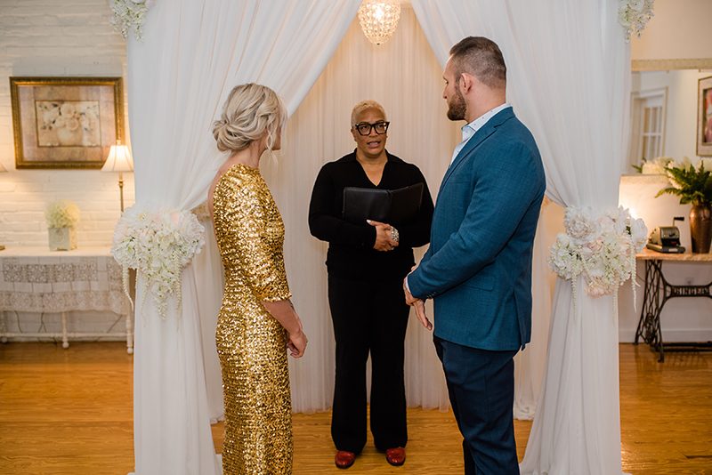 A sweet Philadelphia elopement with an homage to some of the best photo spots in Philly