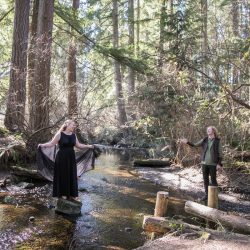 This pair met Toothless at their How to Train Your Dragon-themed forest engagement shoot
