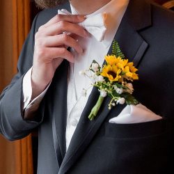 Sunflowers, video games, and ribbon wands at this Kentucky mansion wedding