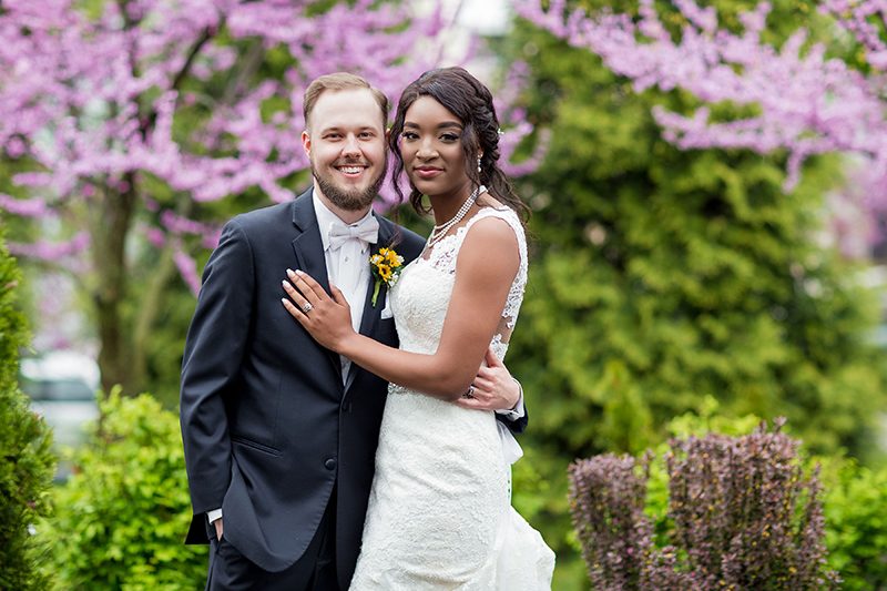 Sunflowers, video games, and ribbon wands at this Kentucky mansion wedding