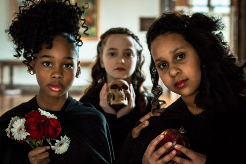 It's Hades & Persephone in this Greek myth-inspired underworld wedding inspiration