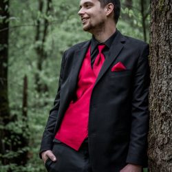 Dark & romantic style meets a wedding chapel in the woods