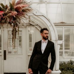 DD4A0151 - Rock star vibes abound at this Texas elopement inspiration with a silver wedding dress Rock star vibes abound at this Texas elopement inspiration with a silver wedding dress