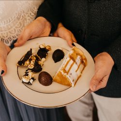 PointDefianceRoseGarden Wedding Stuberg Melaphoto 5492 - A colorful & artistic wedding at Point Defiance Rose Garden in Tacoma A colorful & artistic wedding at Point Defiance Rose Garden in Tacoma