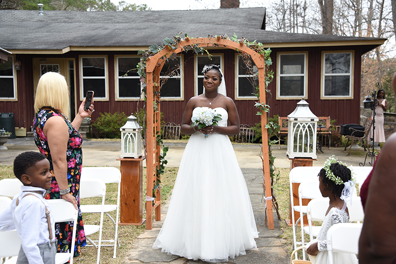 A sweet elopement with positive energy and good vibes (despite the bride not being able to see!)