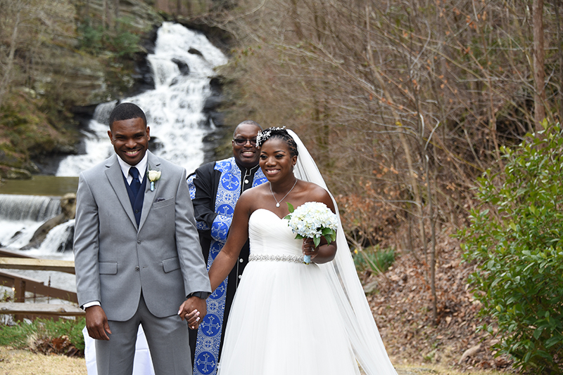 A sweet elopement with positive energy and good vibes (despite the bride not being able to see!)