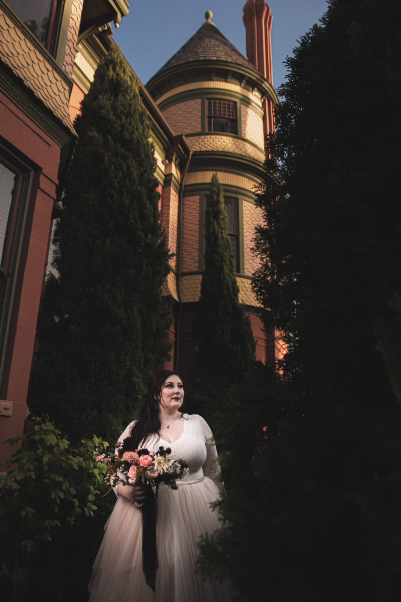 Tim Burton theme wedding on offbeat bride 36