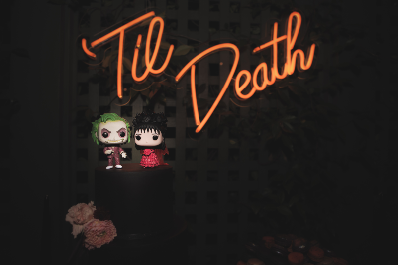 Tim Burton theme wedding on offbeat bride 47