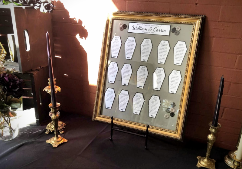 Tim Burton theme wedding on offbeat bride 7