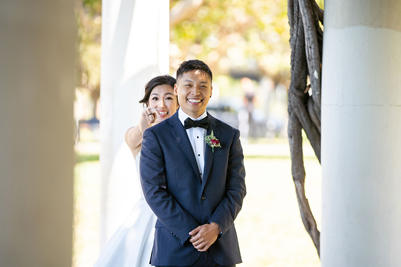 Gaming hubs and a Cactuar toss at this eSports arena wedding