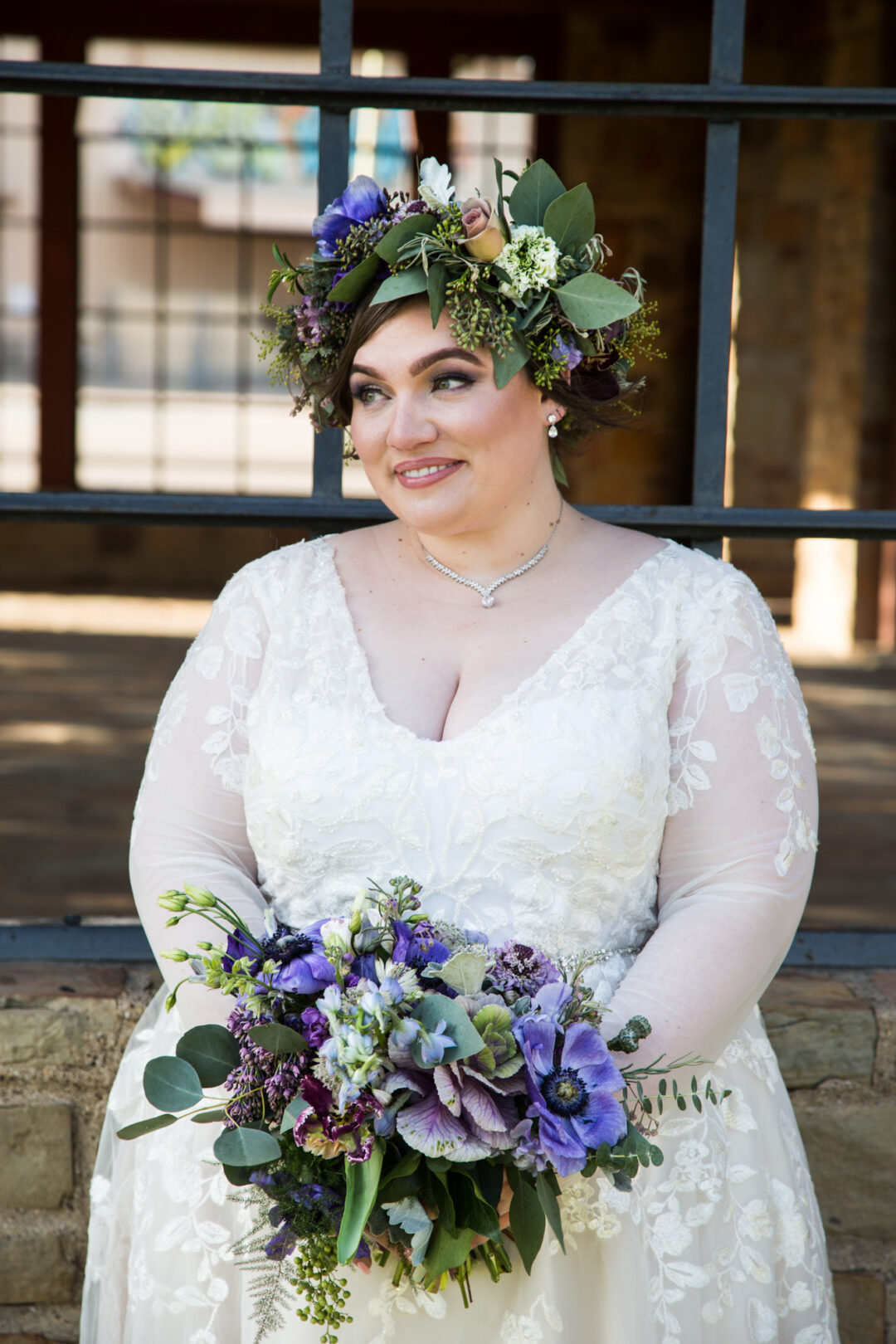 WeddingFlowers_purpleaccents_springmixflowers_weddingbouquet_weddingflowercrown-WeirdoWeddings