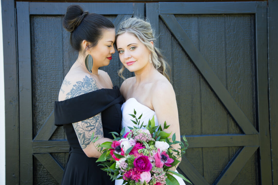 WeirdoWeddings_LGBTQ_NonBinary_Handfastings_Elopements_DestinationWeddings_LizzyGator_PinkLightImages_GoodOmens (2)