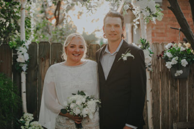 backyard microwedding on offbeat bride 17 - Thinking of having a backyard microwedding? Here's your inspo backyard microwedding on offbeat bride 17