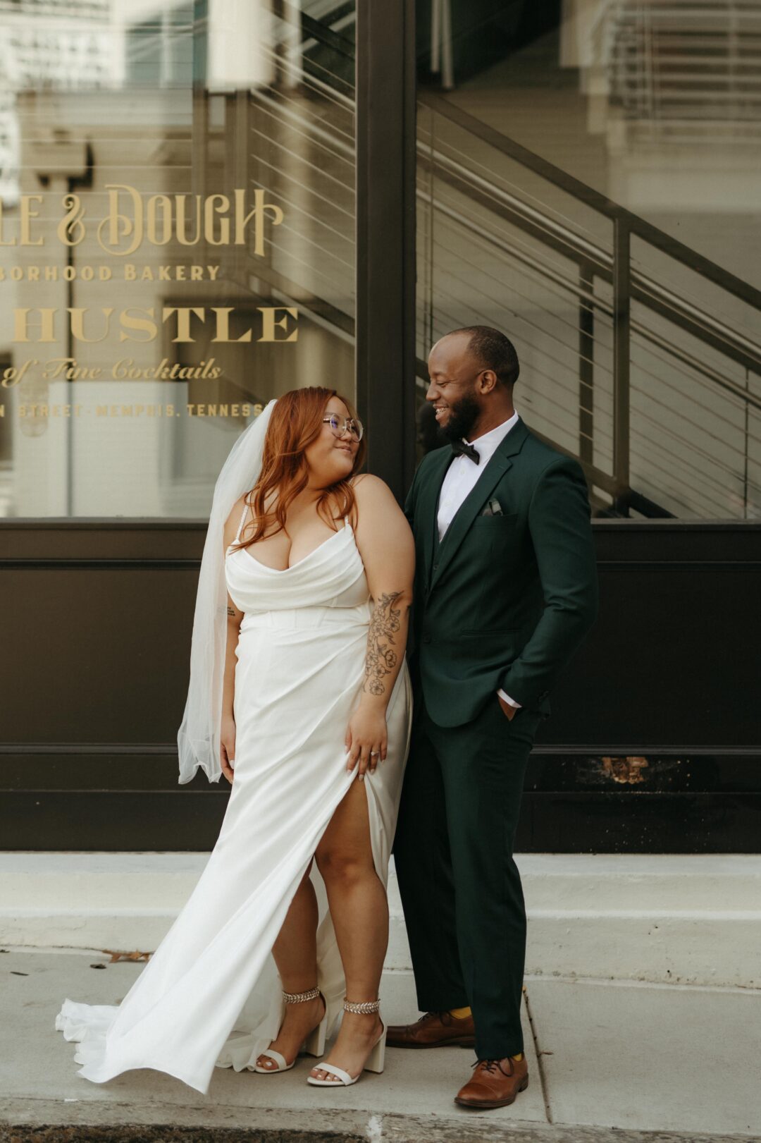 DowntownMemphisCourthouseElopementJessicaCameronWeddingEmilySwanPhotography-100