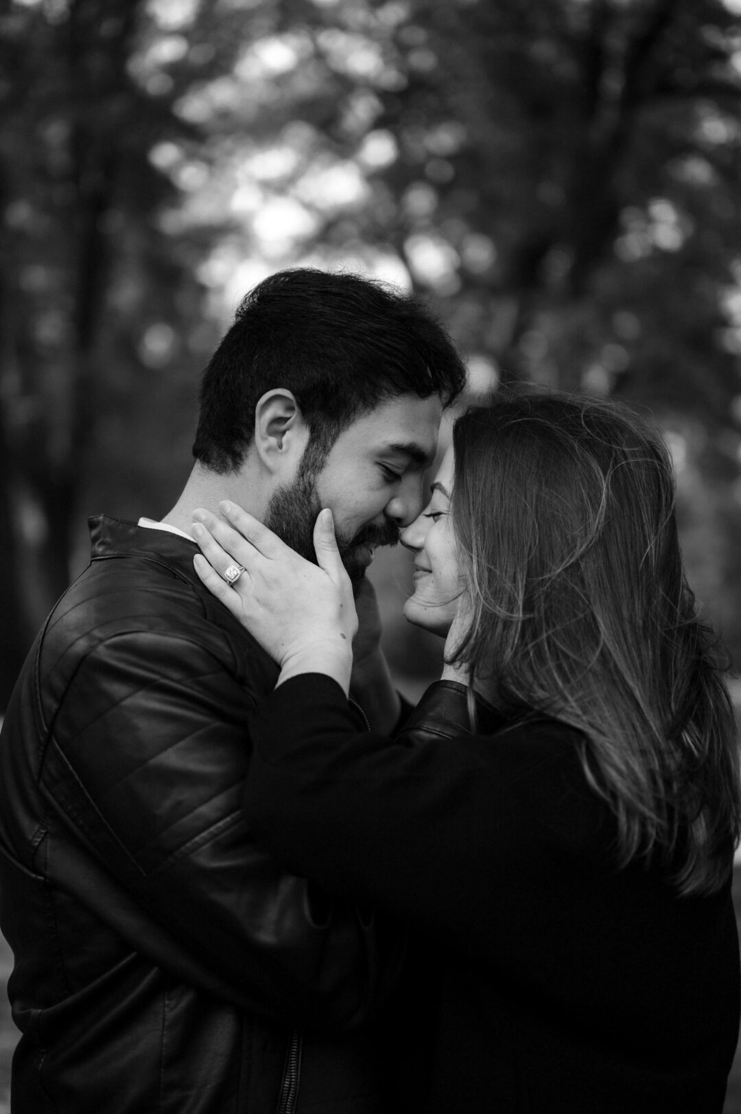 MemphisRhodesCollegeMadelineBryantEngagementPhotosEmilySwanPhotographyBlackAndWhite-9