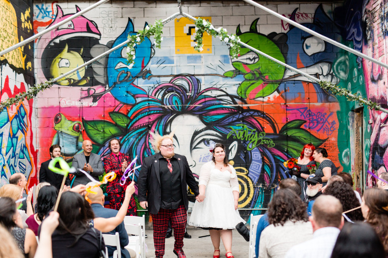 brooklyn burger wedding on offbeat bride 22
