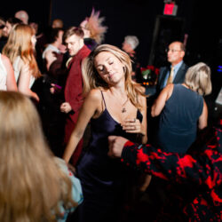 brooklyn burger wedding on offbeat bride 27