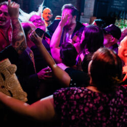 brooklyn burger wedding on offbeat bride 36
