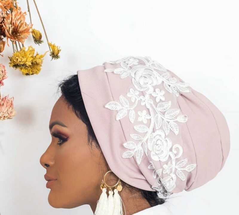 https://offbeatwed.com/wp-content/uploads/2021/04/floral-wedding-turban-800x722.jpg