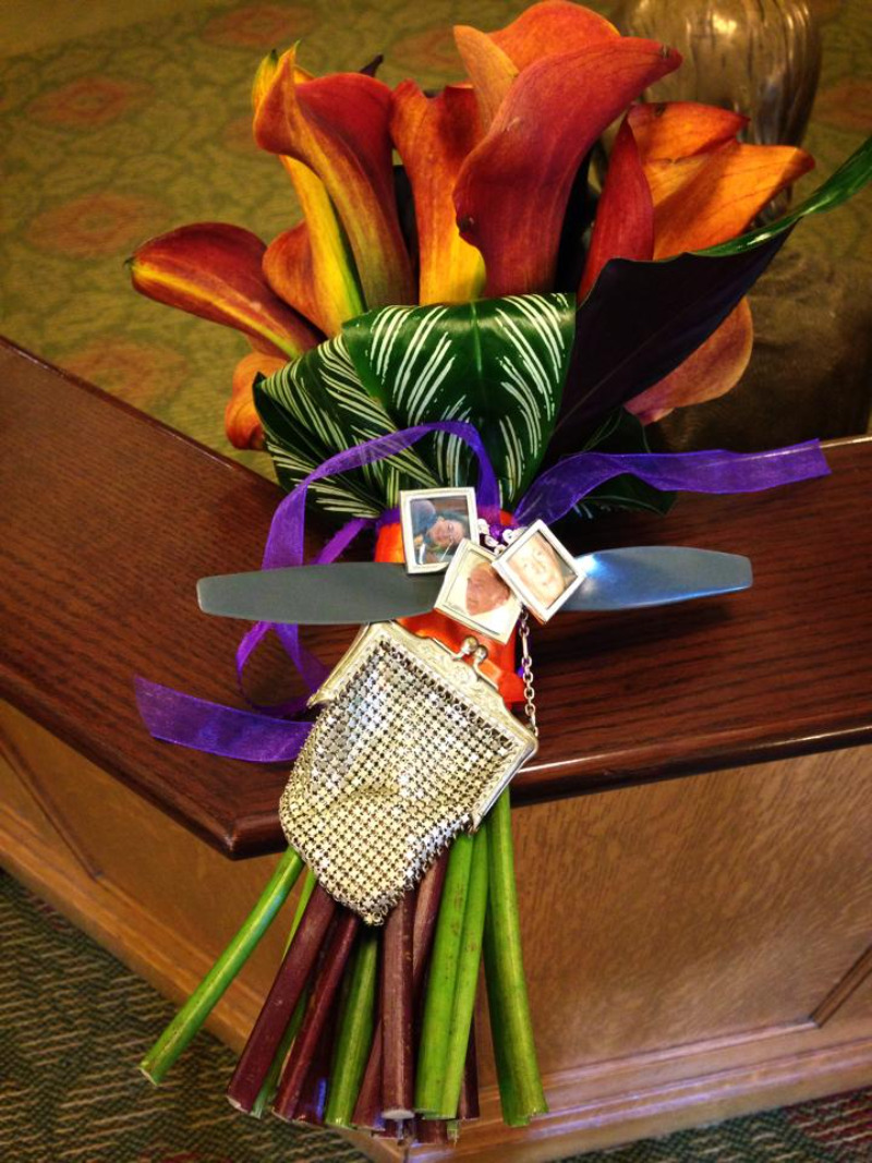 booklovers library wedding on offbeat bride 1