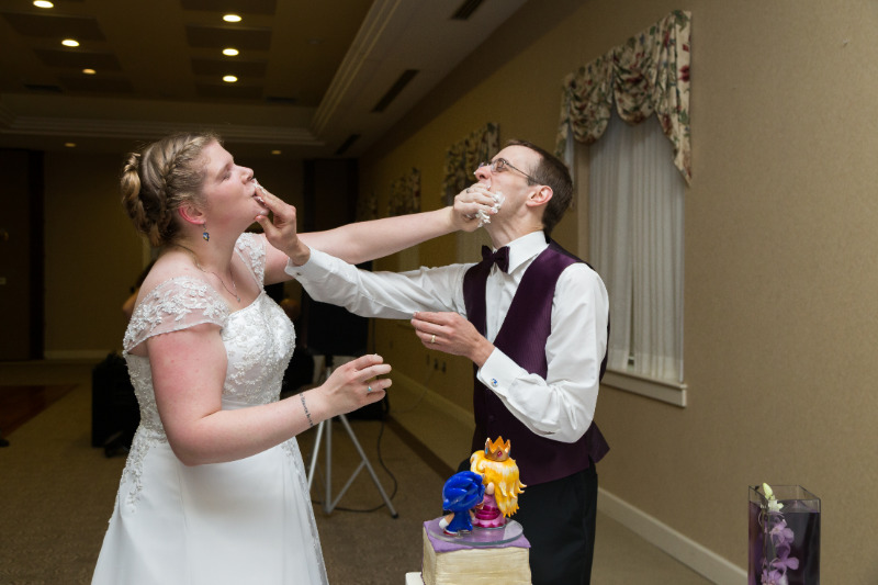 booklovers library wedding on offbeat bride 31