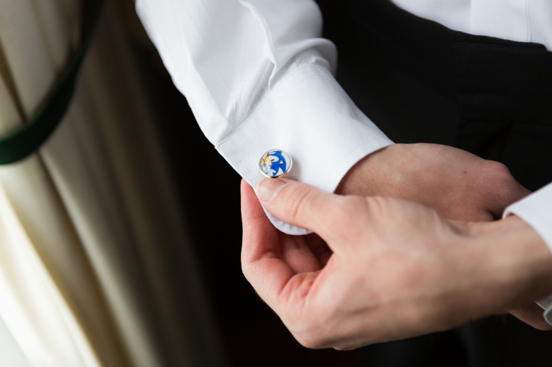 booklovers library wedding on offbeat bride 40