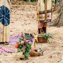 Oregon micro wedding on Offbeat Bride 128 - This Oregon micro-wedding with a $31 dress casts a spell Oregon micro wedding on Offbeat Bride 128