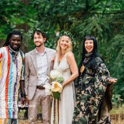 Oregon micro wedding on Offbeat Bride 144 - This Oregon micro-wedding with a $31 dress casts a spell Oregon micro wedding on Offbeat Bride 144