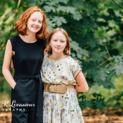 Oregon micro wedding on Offbeat Bride 151 - This Oregon micro-wedding with a $31 dress casts a spell Oregon micro wedding on Offbeat Bride 151