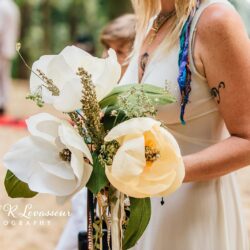 Oregon micro wedding on Offbeat Bride 162 - This Oregon micro-wedding with a $31 dress casts a spell Oregon micro wedding on Offbeat Bride 162