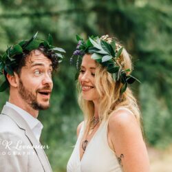 Oregon micro wedding on Offbeat Bride 168 - This Oregon micro-wedding with a $31 dress casts a spell Oregon micro wedding on Offbeat Bride 168