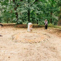 Oregon micro wedding on Offbeat Bride 19 - This Oregon micro-wedding with a $31 dress casts a spell Oregon micro wedding on Offbeat Bride 19