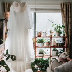 Rustic Fall Halloween Spooky Wedding Photography by Jocelyn Vassos15 - Rustic fall meets spooky in this COVID-safe Halloween wedding Rustic Fall Halloween Spooky Wedding Photography by Jocelyn Vassos15