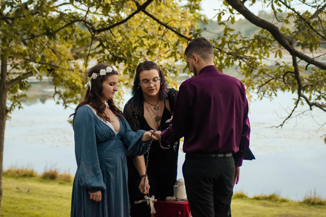 Barefoot Wiccan MicroWedding Photos by Elise Wolski Photography14