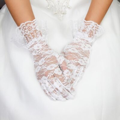 VINTAGE STYLE LACE WRIST GLOVES