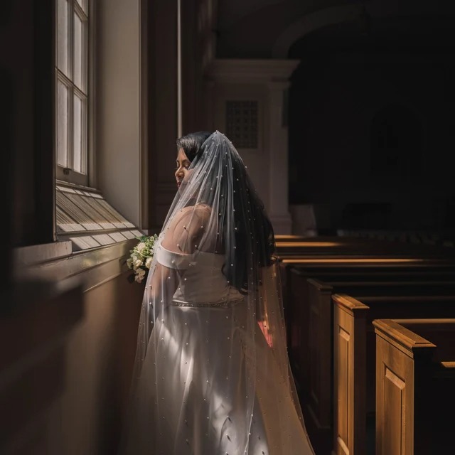 Amelia Veil with pearl details
