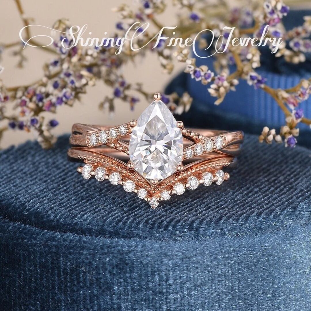 Pear Shaped Moissanite Engagement Ring Set
