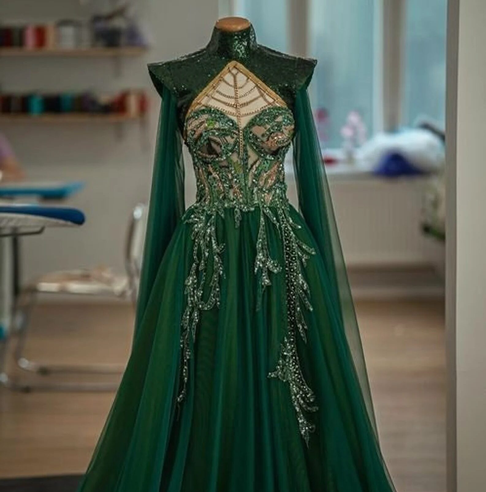 lord of the rings bridesmaid dress Let's drool over these Rings-inspired wedding ideas! • Offbeat Wed formerly Offbeat Bride Sachin & Babi Belle Neckline:Collar Color:Spring